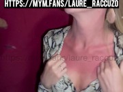 Je montre ma chatte au resto et me fait démonter dans le parking public ! 16/16