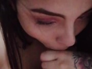 Amiga de mi esposa me lo chupa delicioso 11/16