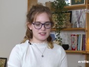 Naturmädchen Luna verwönt sich mit dem Zauberstabvibrator 10/16