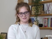 Naturmädchen Luna verwönt sich mit dem Zauberstabvibrator 13/16