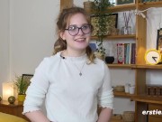 Naturmädchen Luna verwönt sich mit dem Zauberstabvibrator 4/16