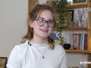 Naturmädchen Luna verwönt sich mit dem Zauberstabvibrator 6/16