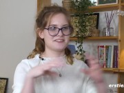 Naturmädchen Luna verwönt sich mit dem Zauberstabvibrator 8/16