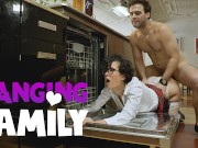 Banging Family - She Is In the Dishwasher when He Fuck Her!