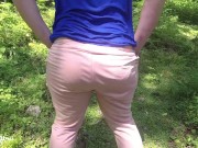 🍑 Great ass fart and piss in a public park 1/16