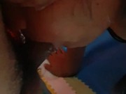 Me ruega para quedarme a cogerla, hermosa chica dando sexo oral al novio de su hermana. 7/16