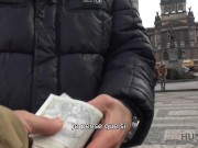 HUNT4K Un homme filme comment il baise la mignonne près de son petit ami 4/16