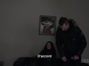 HUNT4K Un homme filme comment il baise la mignonne près de son petit ami 5/16