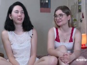 Joana besorgt es Emily mit dem Strap-On 14/16