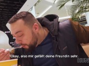 HUNT4K Belle mit roten Haaren von Fremden in Toilette vor BF gefickt 3/16