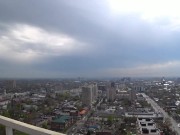 Похотливая сучка чуть не проглотила парню член прямо на улице 1/16