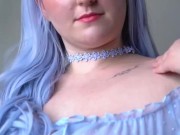 Thick cutie rubbing tits and ass with wet hot oil