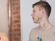 Horny artist finds a hornier model 1/16