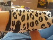 Padrona Darkshine masturba il suo schiavo con un calzino e lo fa sborrare nel calzino (da Onlyfans) 16/16