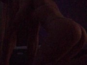 шлюха любит сосать стоя на коленях перед своим господином 15/16