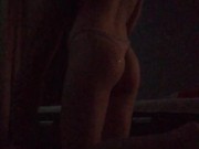 шлюха любит сосать стоя на коленях перед своим господином 9/16