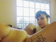 Hago correrse a mi novia con la boca hasta que me pide  10/16