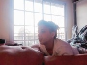 Hago correrse a mi novia con la boca hasta que me pide  4/16