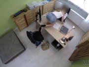 LOAN4K Frau braucht Geld, um das Auto ihres Mannes zu reparieren und lässt sich von einem Kerl fick 9/16