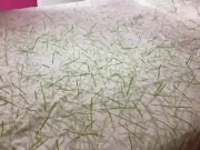 Esposa le entrega el culo a su vecino y lo graba para el marido  1/16