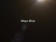 Maya Alves se GODE en VOITURE sur un PARKING public devant des voyeurs 1/16