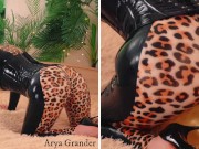 Sexy big ass fetish kinky MILF Arya Grander teasing in latex 16/16