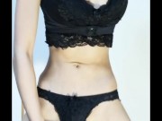 少女は立ちオナニーで体を見せつけ電マでイキ 1/16