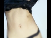 少女は立ちオナニーで体を見せつけ電マでイキ 6/16