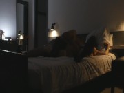 Je rentre dans la chambre d'hotel et ma femme est au lit avec un autre homme 4/16