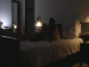 Je rentre dans la chambre d'hotel et ma femme est au lit avec un autre homme 7/16
