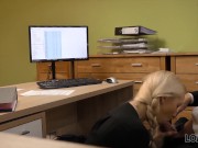 LOAN4K Hottie usa il suo corpo per fare un accordo per un prestito con la banca 11/16