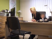 LOAN4K Hottie usa il suo corpo per fare un accordo per un prestito con la banca 14/16