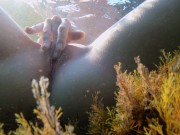 Slim girl swims naked in sea and masturbate her pussy 10/16
