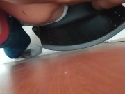 Gime duro en la oficina 12/16