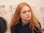 DEBT4k La fille n'a pas d'argent pour payer une dette et le collectionneur la baise 5/16