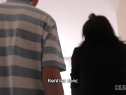 HUNT4K Un homme sort avec un touriste et baise une fille chez lui devant BF 5/16