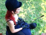 Padrona Si Diverte Col Suo Schiavo Ciccione Sfigato Piedi In Faccia Frustate e Pony Play Femdo ITA 16/16