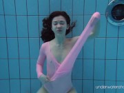 Pink swimsuit babe with tatts Roxalana Cheh underwater 15/16