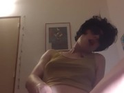 Une milf qui fait la fête dans sa chambre 12/16