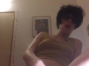 Une milf qui fait la fête dans sa chambre 13/16