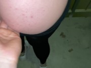 Я Насадил На Член Игривую Незнакомку С Огромным Задом В Черных Лосинах В Подъезде И Кончил Ей В Рот 13/16