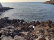 'Mi esci le minne?!' Bocchino sulla scogliera al mare 13/16