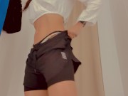 Experimentando roupa de academia no provador Parte 1 4/16