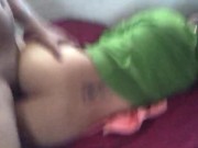 me pide que le dé la cola hasta que se hinche 10/16