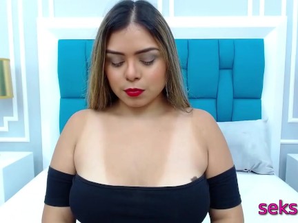 natural big tit latina babe on cam