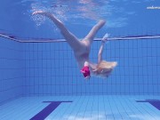 Elena Proklova shows how sexy can one be alone in the pool 13/16