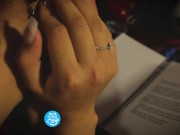 Rose Daaay es follada duro mientras lee y se moja 1/16