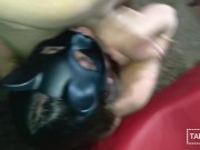 Oral de la rubia hermosa con mascara 10/16
