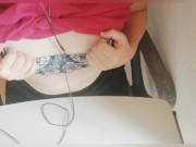 【人妻チャットオナニー】最後は触ってないのに画面越しで舐められていっちゃう敏感な奥さん。【ブログ見てね♪】 3/16