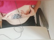 【人妻チャットオナニー】最後は触ってないのに画面越しで舐められていっちゃう敏感な奥さん。【ブログ見てね♪】 9/16